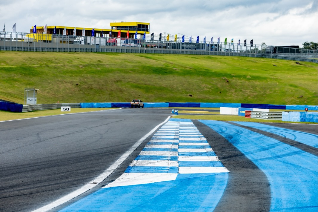 Estamos de volta ao @velocitta para mais um capítulo da NASCAR Brasil! ⛅️

Os motores ainda nem ligaram, mas a expectati